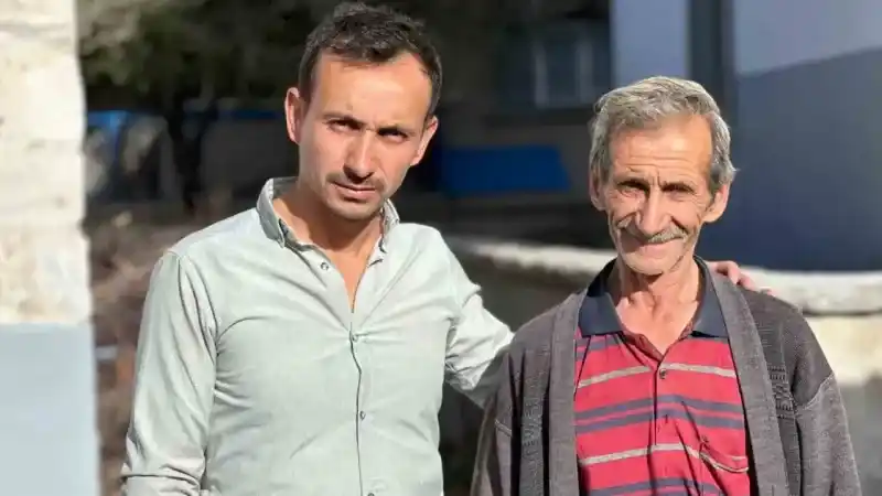 Aynı ilçede baba oğlu iki farklı mahallede muhtar seçildi