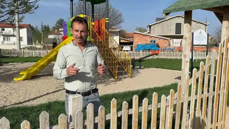 Aynı ilçede baba oğlu iki farklı mahallede muhtar seçildi