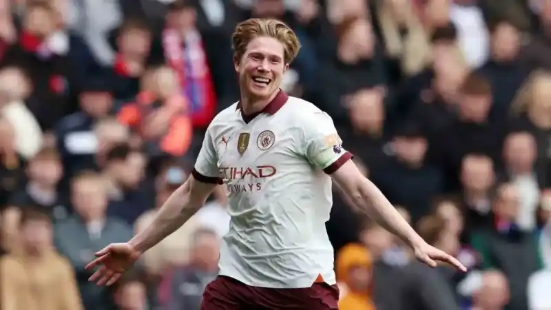 Manchester City, zirve takibini sürdürdü