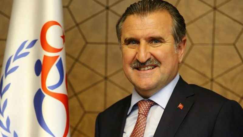 Bakan Osman Aşkın Bak'tan milli güreşçiler için tebrik mesajı