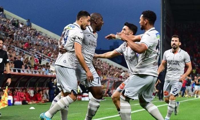 Başakşehir, Antwerp’i deplasmanda devirip gruplara kaldı