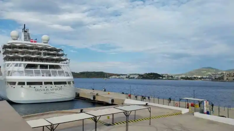 Bodrum’a sezonun ilk gemisi geldi