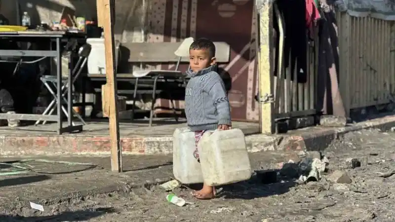 UNRWA Genel Komiseri Lazzarini: “Gazze’deki insanların yaşadığı dehşeti hiçbir kelime anlatamaz”