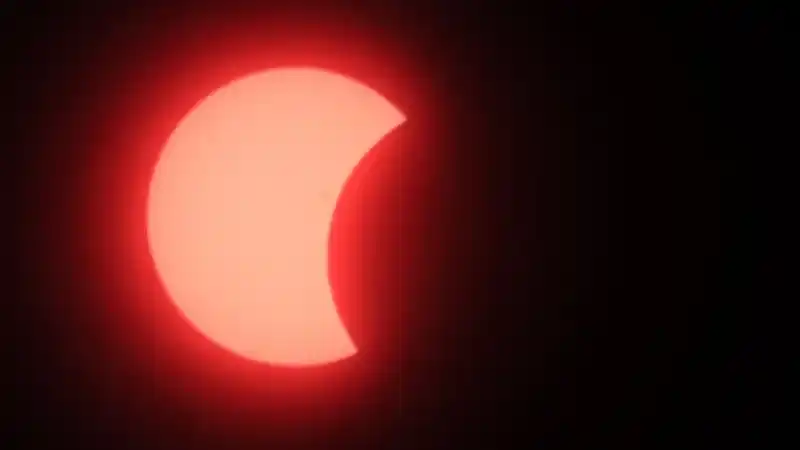 Yılın ilk Güneş tutulması gerçekleşti