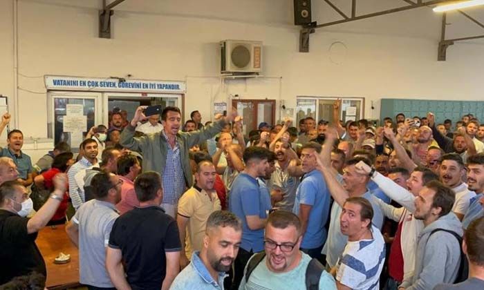 Eskişehir’de yüzlerce işçi zammı beğenmedi, belediyeyi protesto etti