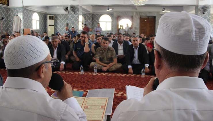 Cizre’de şehit 12 polis için Mevlit okutuldu