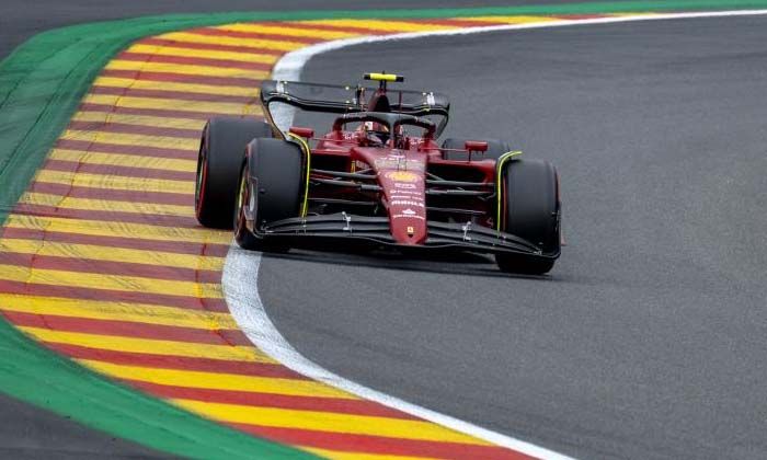 Belçika’da pole pozisyonu Carlos Sainz’ın