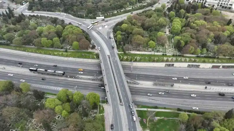 İstanbul’da bayramın ilk gününde yollar boş kaldı