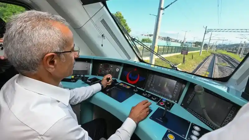 Bakan Uraloğlu: “2 yıl içerisinde yerli ve milli tren seti sayımız 25’e ulaşacak”