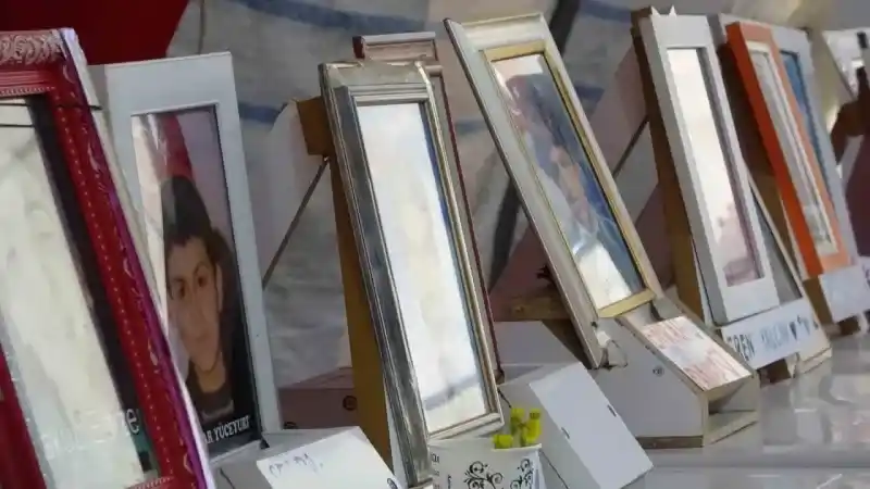 Evlat nöbetindeki annelerin bayramı buruk geçiyor