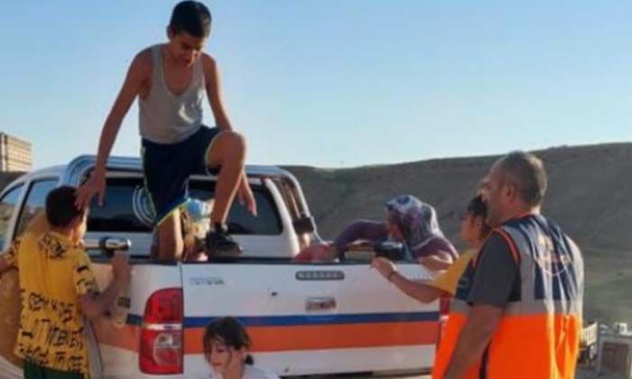 Siirt’te su seviyesi yükseldi, yedi kişilik aile mahsur kaldı