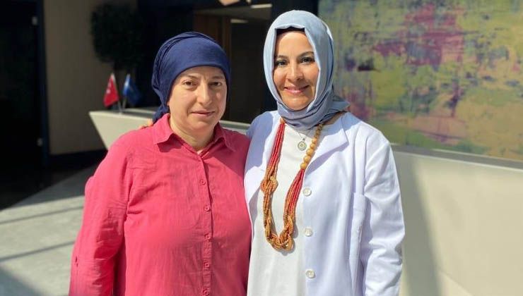 43 yaşındaki Fatma Yıldız’ın gaz şişkinliğinin altından 15 kiloluk kist çıktı