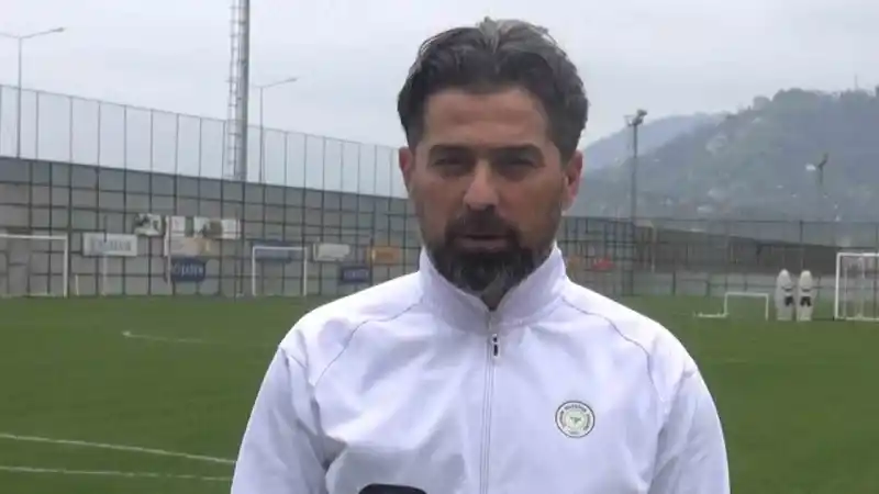 İlhan Palut: "Ligin boyu kısaldı, her puan değerli"