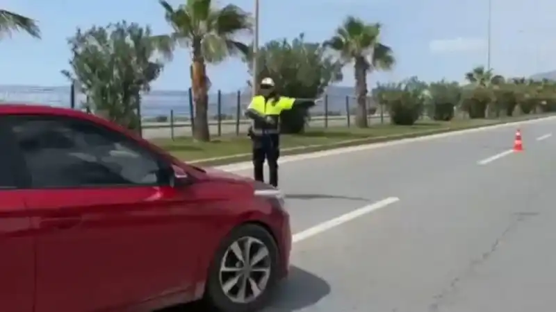 Bayram tatilinde 6 günde meydana gelen trafik kazalarında 48 kişi hayatını kaybetti, 6 bin 184 kişi ise yaralandı