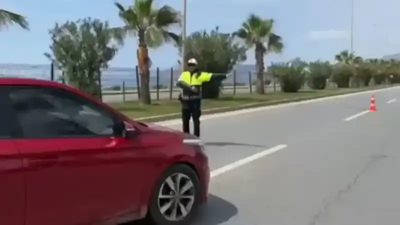 Bayram tatilinde 6 günde meydana gelen trafik kazalarında 48 kişi hayatını kaybetti, 6 bin 184 kişi ise yaralandı