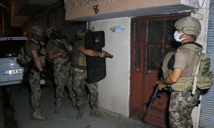 Adana’da DEAŞ’a şafak operasyonu