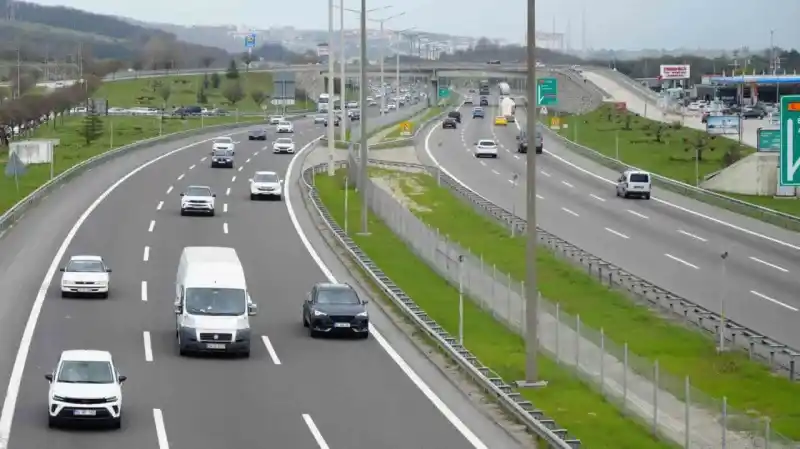 Tatilcilerin dönüş yolculuğu başladı