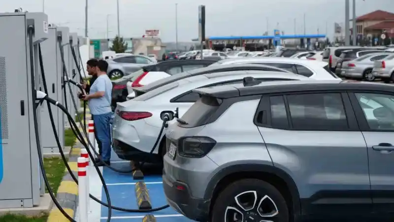 Tatilcilerin dönüş yolculuğu başladı