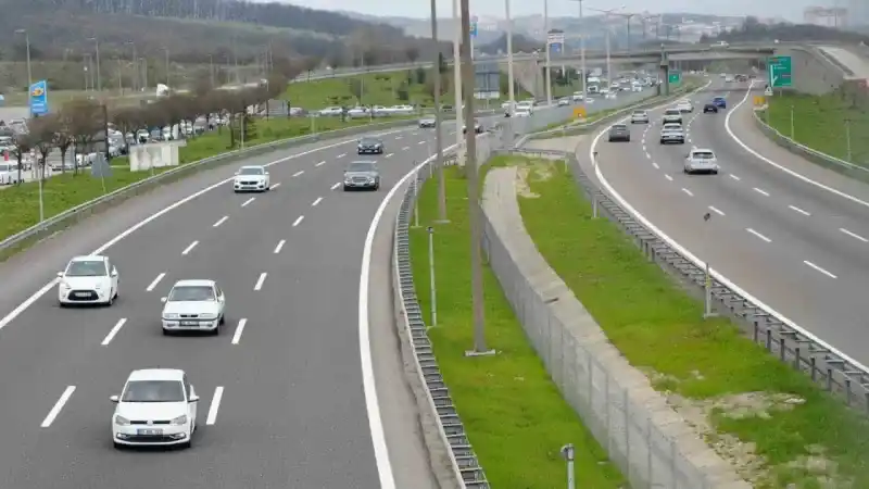 Tatilcilerin dönüş yolculuğu başladı