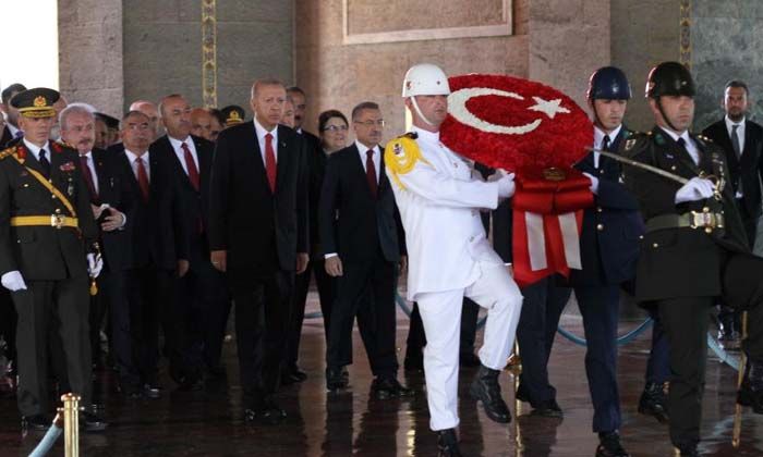 Cumhurbaşkanı Erdoğan, Anıtkabir’de düzenlenen törene katıldı