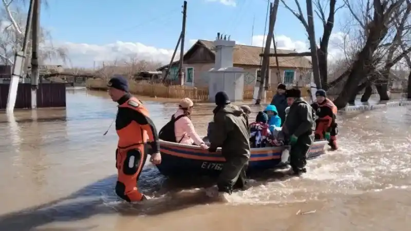 Kazakistan’daki selde tahliye edilenlerin sayısı 99 bini aştı