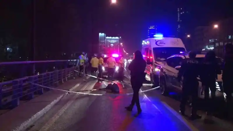 Şişli’de feci kaza: Bariyerlere çarpan motosiklet sürücüsü hayatını kaybetti