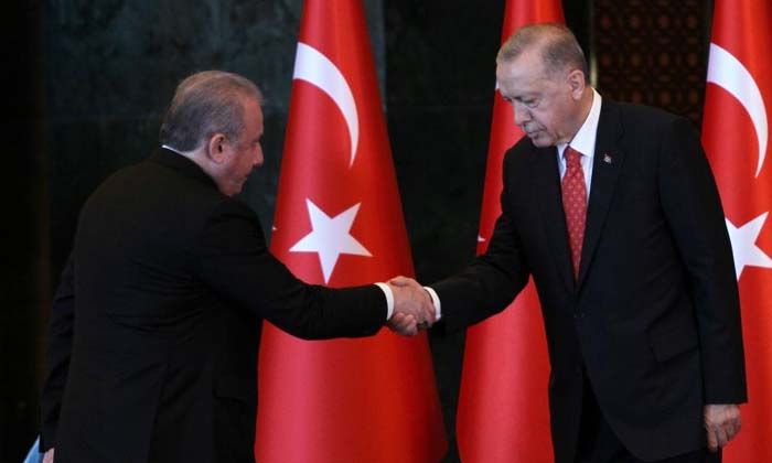 Cumhurbaşkanı Erdoğan, Cumhurbaşkanlığı Külliyesinde tebrikleri kabul etti