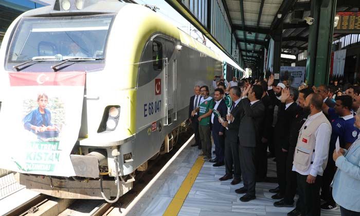 Türkiye’den Pakistan’a iyilik yolculuğu başladı