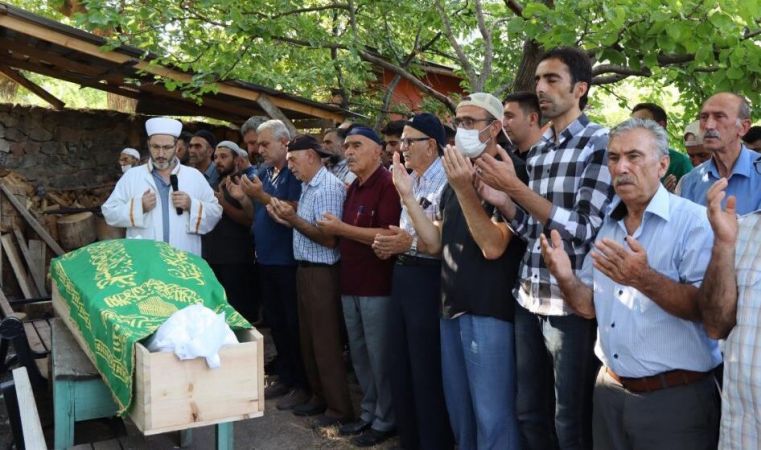 Sağlık çalışanı Alican Kaya kalp krizi geçirerek hayatını kaybetti