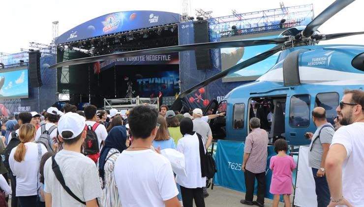 TEKNOFEST’in ikinci gününde de yoğun kalabalık