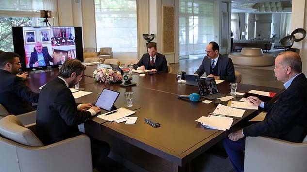 Erdoğan, Cumhurbaşkanlığı kabinesi ile video konferans toplantısı gerçekleştirdi