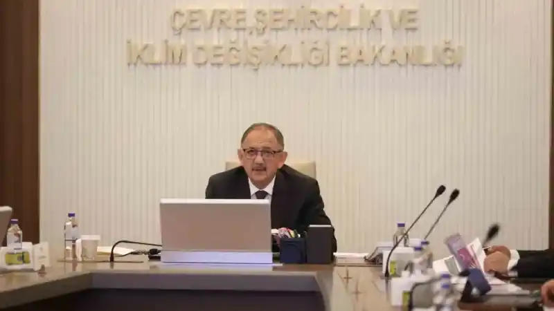 Bakan Özhaseki: “Yıl sonuna kadar 200 bin deprem konutunu teslim edeceğiz”