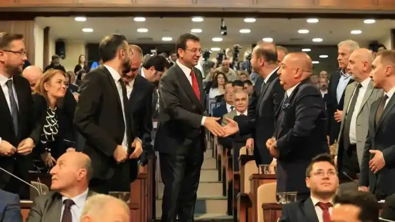 İBB’de seçim sonrası ilk meclis toplantısı yapıldı