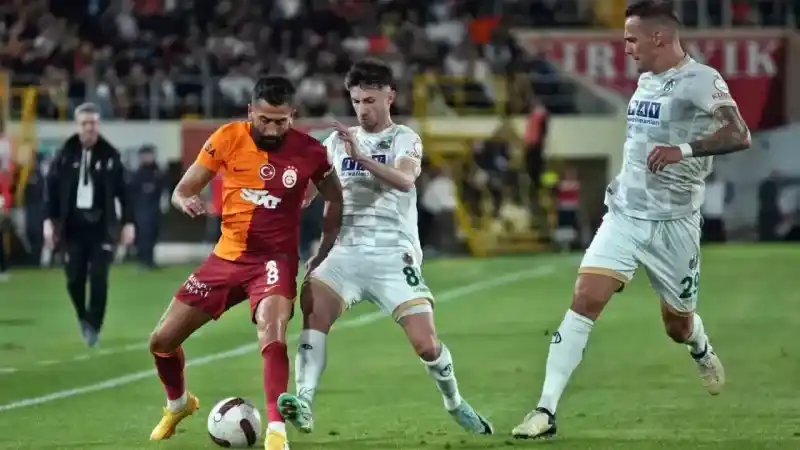 Galatasaray, Alanyaspor'u 4 golle geçti