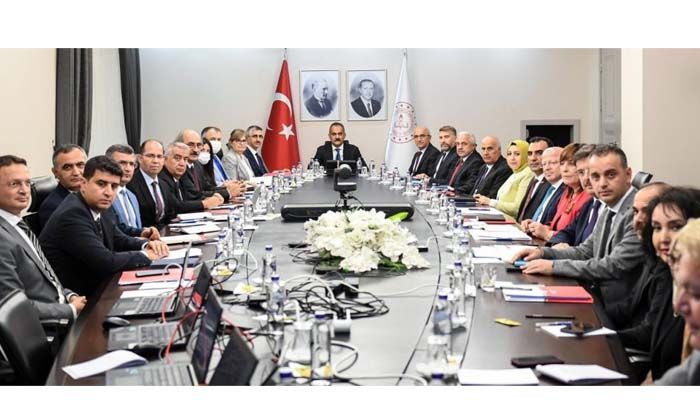 Bakan Özer, İl Milli Eğitim Müdürleri ile bir araya geldi