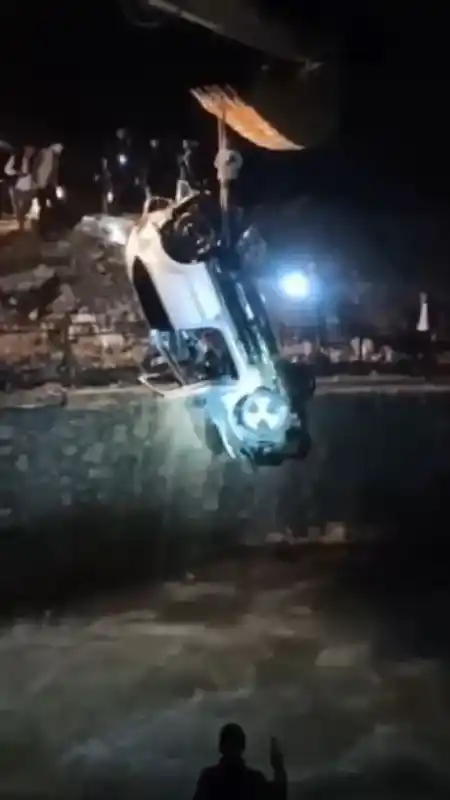 Şırnak’taki kazada Ferhat Bilen, Abdulkerim Babat, Melek Soylu ve Haşim Babat hayatını kaybetti