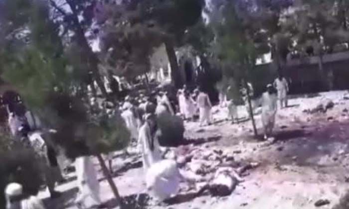 Afganistan’da camiye bombalı saldırı: 18 ölü