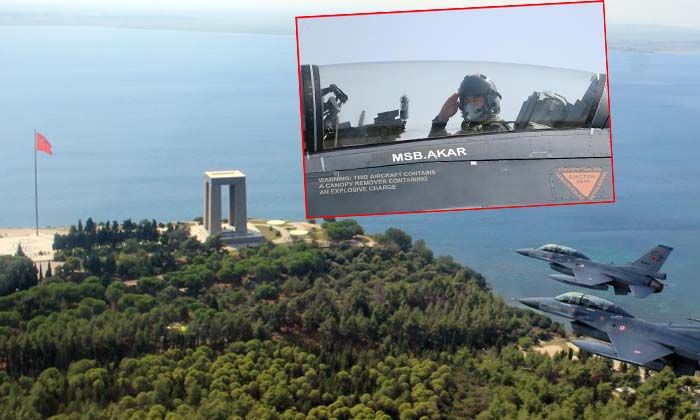 Bakan Akar, Şehitler Abidesi’ni selamladı