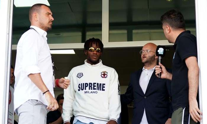 Fenerbahçe’nin yeni transferi Batshuayi, İstanbul’a geldi