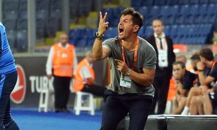 Emre Belözoğlu teknik direktör olarak sahada olacak