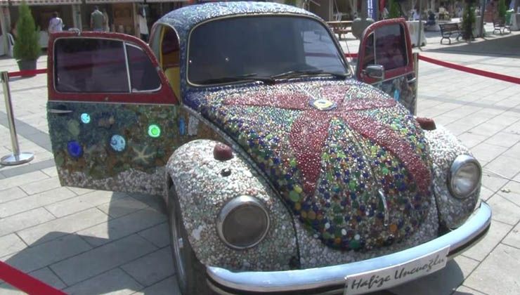 Binlerce kişinin beğenisini aldı, rengarenk cam kaplı Vosvos, görücüye çıktı