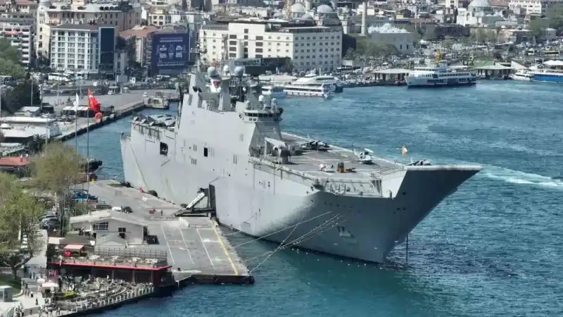 TCG Anadolu’ya benzeyen İspanya Hücum Gemisi havadan görüntülendi