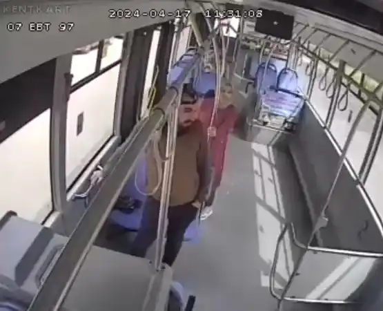 100 bin TL'yi halk otobüsünde unuttu 100 bin TL'yi halk otobüsünde unuttu