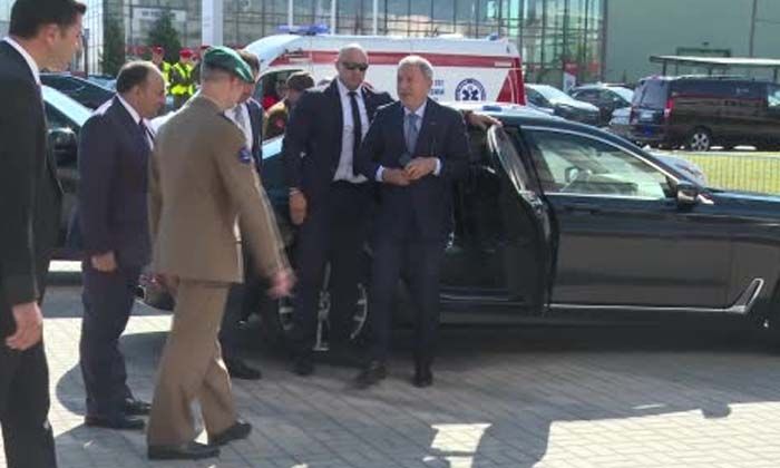 Milli Savunma Bakanı Akar, Polonya’da Savunma Sanayi Fuar’ına katıldı