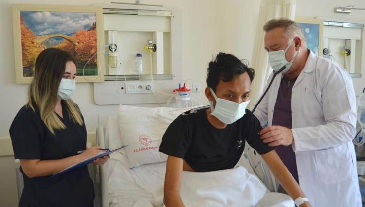 Endonezyalı genc I Made Pagehyasa Sangging’in, göğsünden 3 kilogramlık kitle çıkarıldı