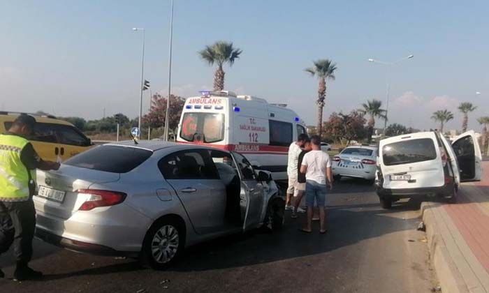 Antalya’ya tatile gelen kuzenler, dönüş yolunda birbirlerine çarptı