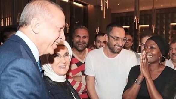 Müslüman olan ABD’li şarkıcı Della Miles’tan yerli otomobil siparişi