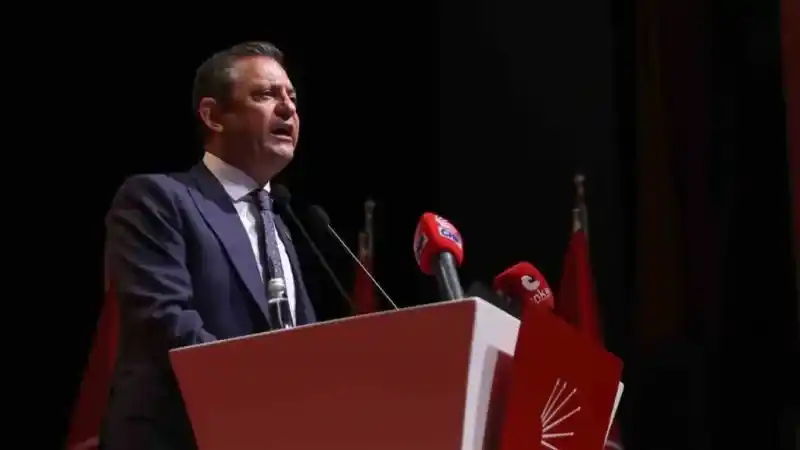 CHP Genel Başkanı Özel: "Erdoğan ile yüz yüze görüşeceğim, kutuplaşmayı kırmak için adım atacağımıza inanıyorum"
