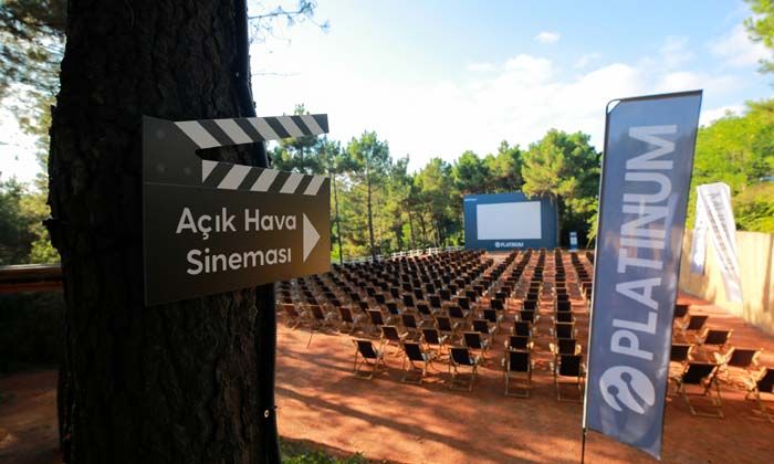 Turkcell Platinum Park’ta açık hava sinema keyfi başladı
