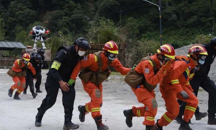 Çin’deki depremde can kaybı sayısı 74’e yükseldi